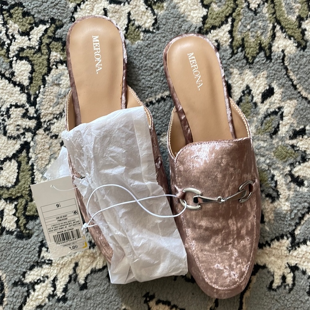 Beautiful soft velvet pink mules